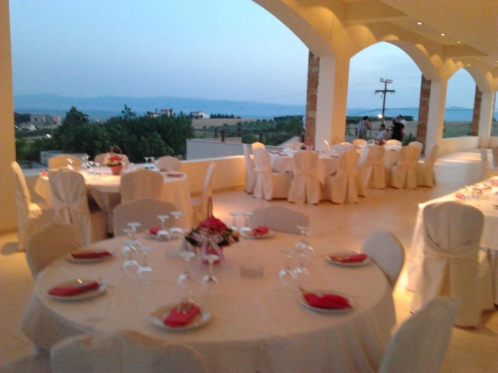 סרס Siris Hotel מראה חיצוני תמונה